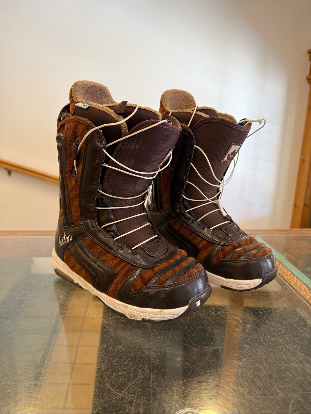 Burton Brown and Tan Women's Emerald Snowboard Boots with Imprint 2 Fur Collar